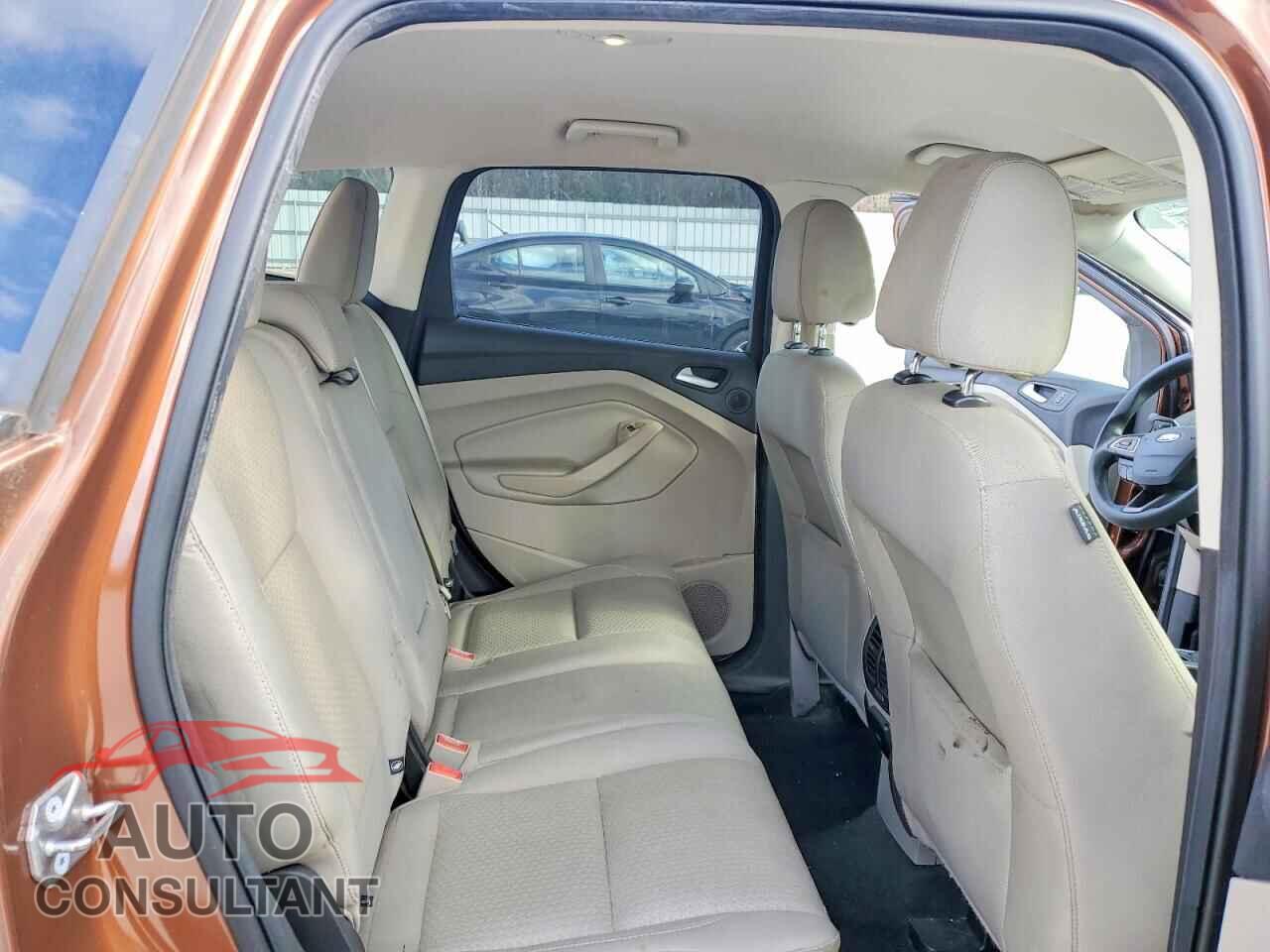 FORD ESCAPE 2017 - 1FMCU0G99HUB36309