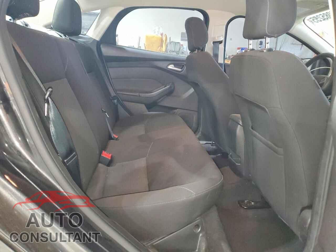 FORD FOCUS 2018 - 1FADP3F21JL202407