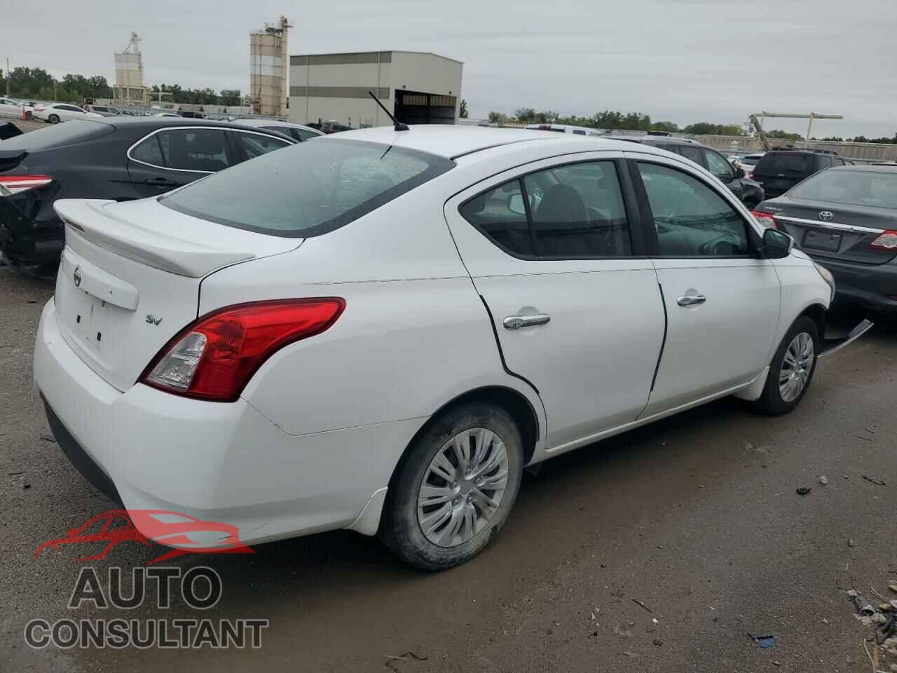 NISSAN VERSA 2017 - 3N1CN7AP4HL867471
