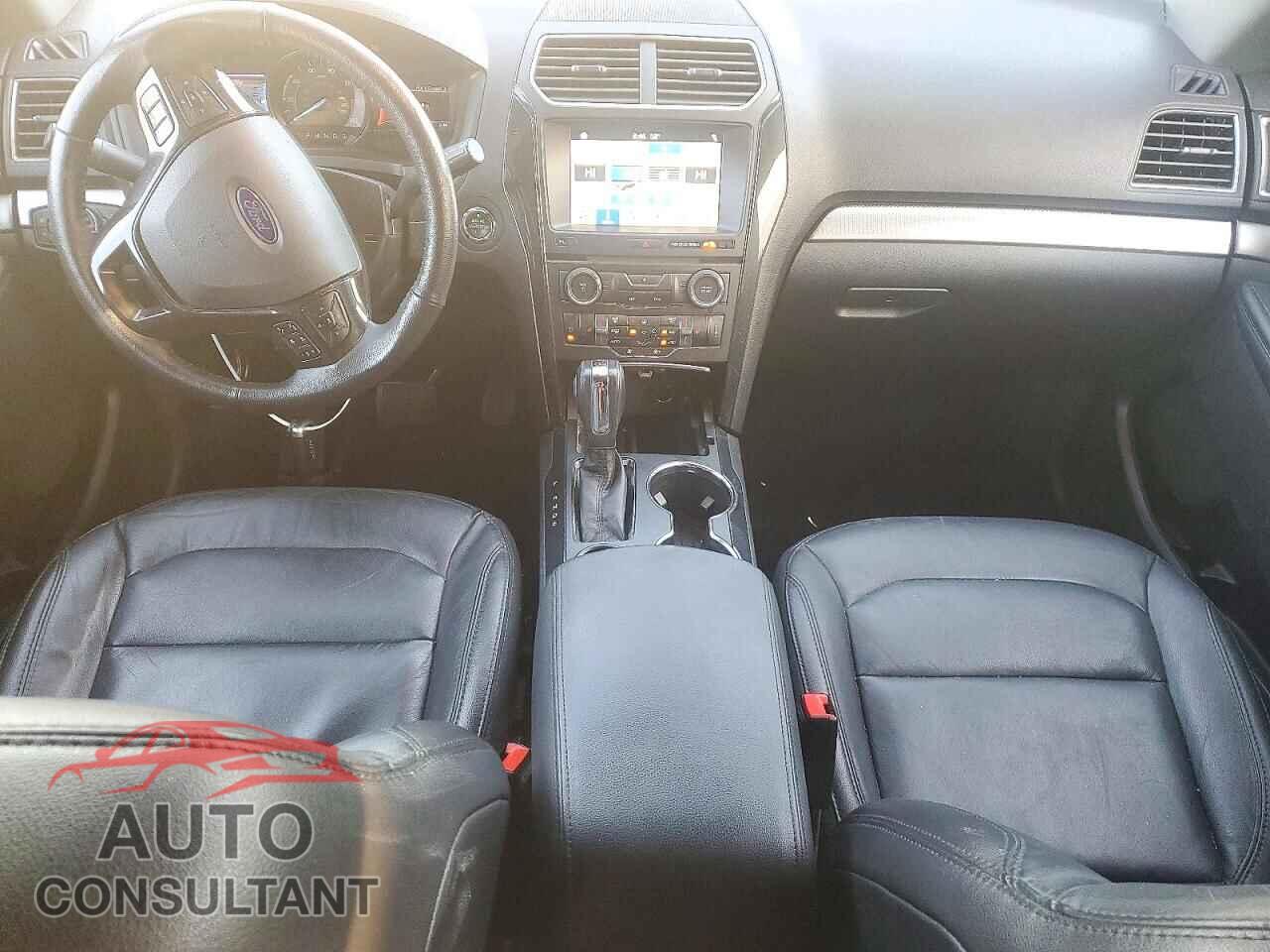 FORD EXPLORER 2018 - 1FM5K7D82JGA95982