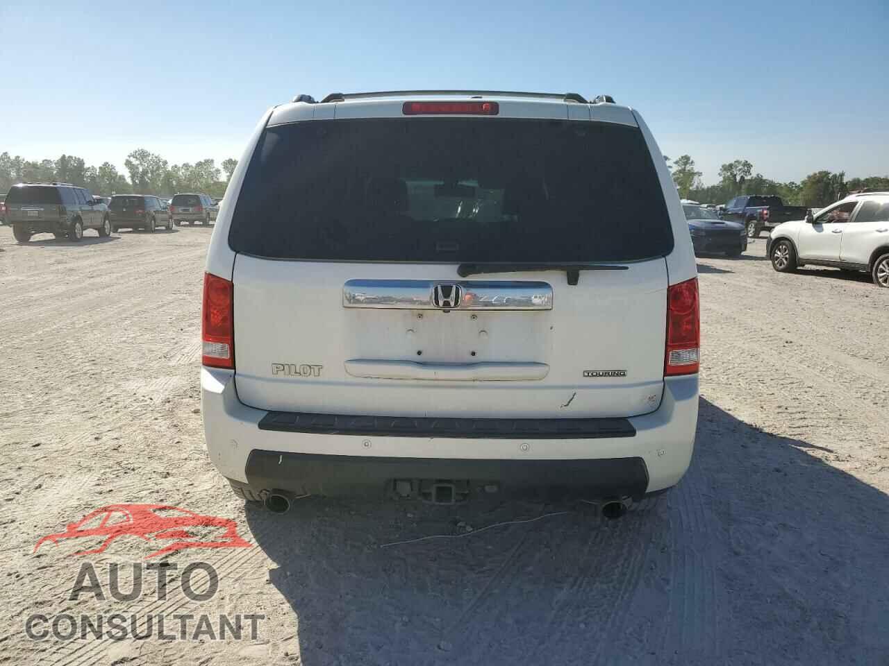 HONDA PILOT 2011 - 5FNYF3H98BB005408