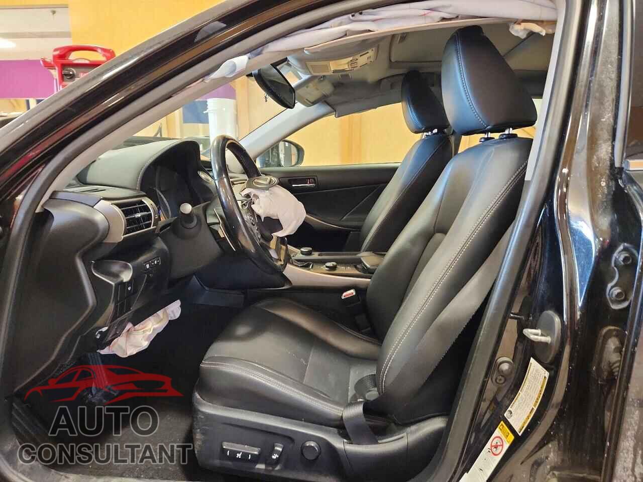 LEXUS IS 2015 - JTHCF1D23F5025613