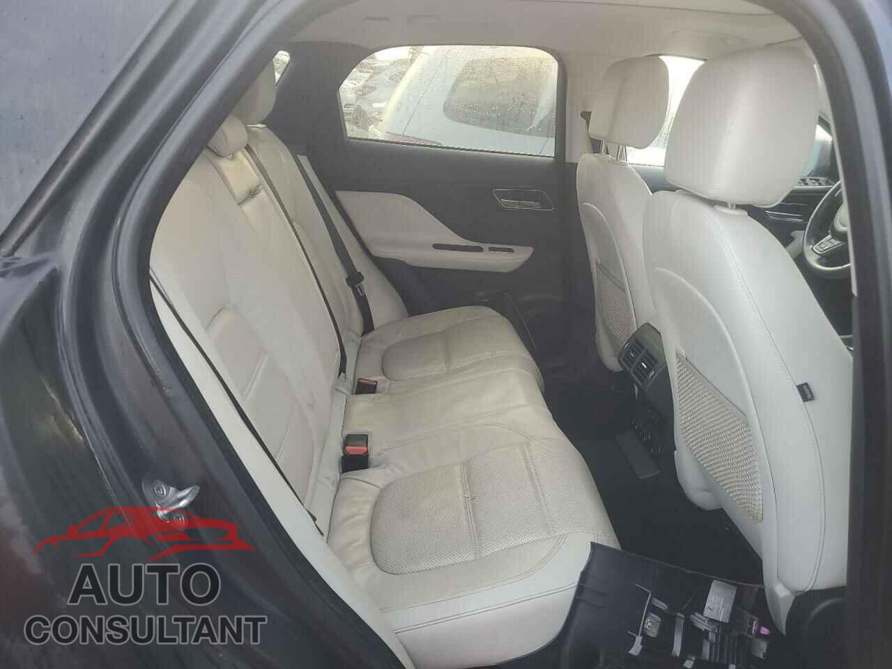 JAGUAR F-PACE 2017 - SADCK2BV6HA079650