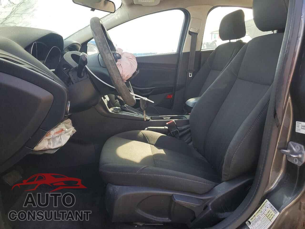 FORD FOCUS 2017 - 1FADP3F24HL223262
