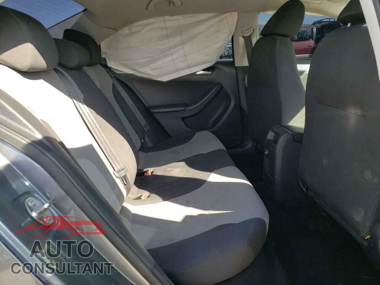 VOLKSWAGEN JETTA 2017 - 3VW2B7AJ0HM405896