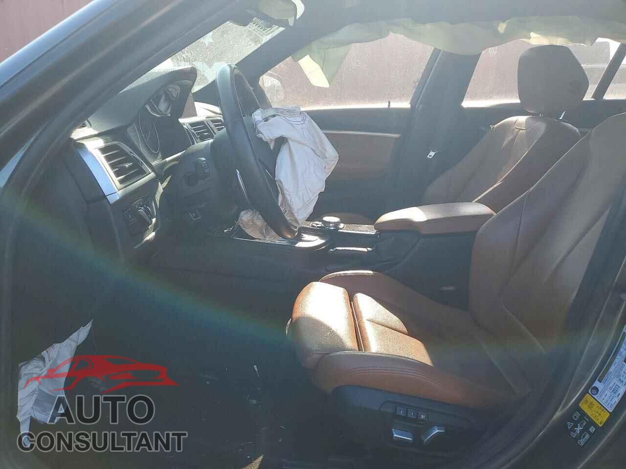 BMW 3 SERIES 2016 - WBA8E3G58GNU03600