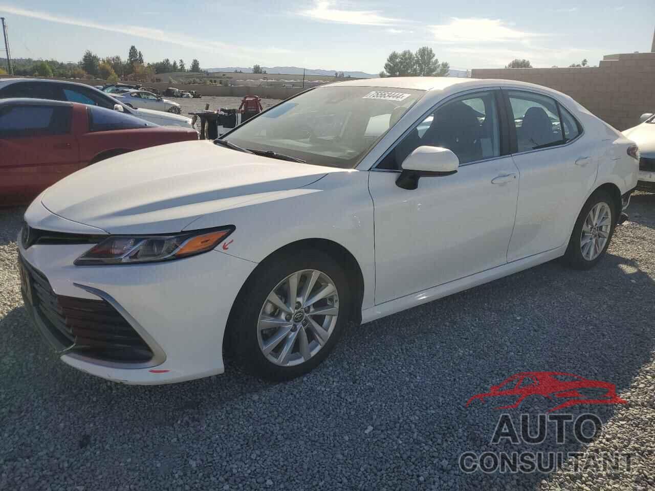 TOYOTA CAMRY 2021 - 4T1C11AK6MU438760