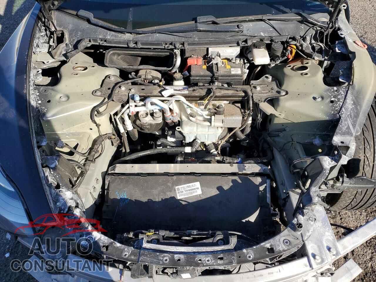 TESLA MODEL 3 2018 - 5YJ3E1EB3JF070660