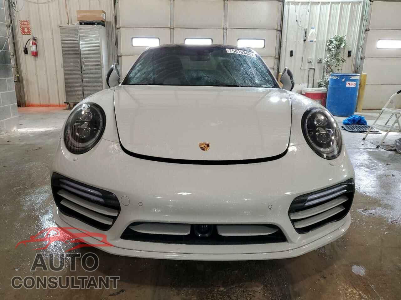 PORSCHE 911 2018 - WP0AD2A95JS156607