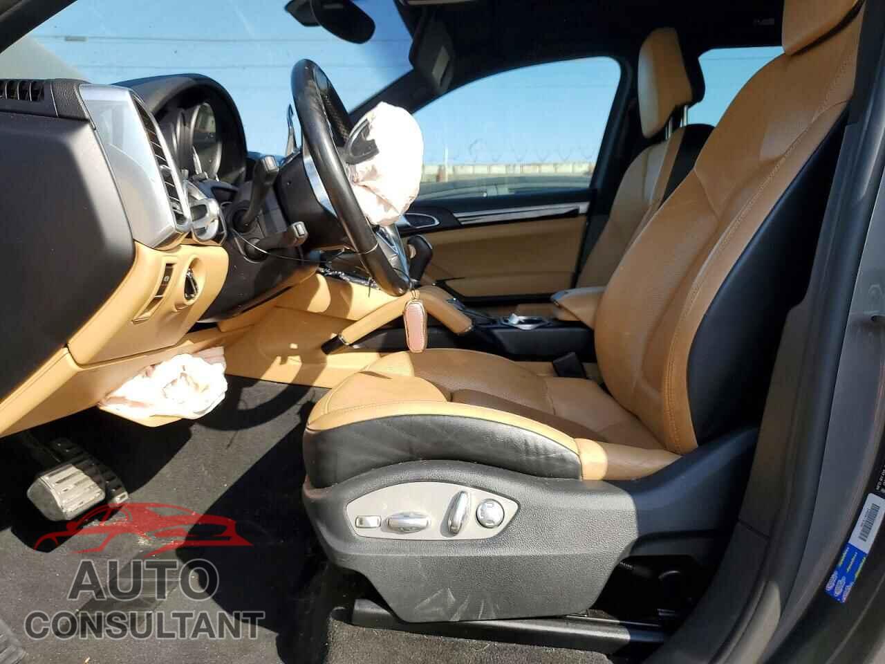PORSCHE CAYENNE 2016 - WP1AB2A21GLA95590