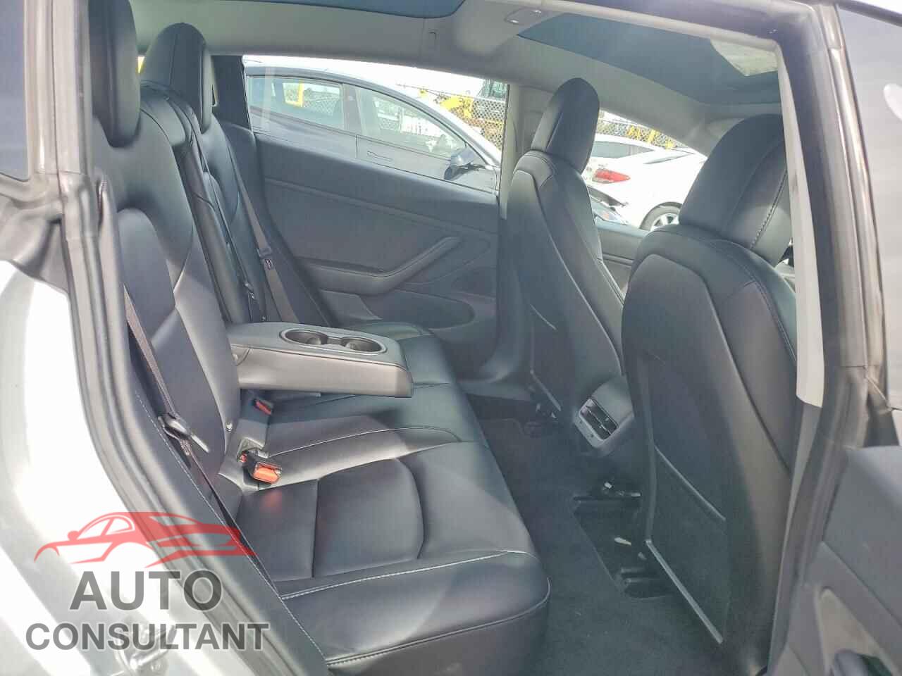 TESLA MODEL 3 2018 - 5YJ3E1EA0JF053144