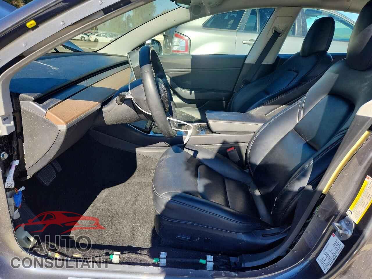 TESLA MODEL 3 2018 - 5YJ3E1EA8JF157882