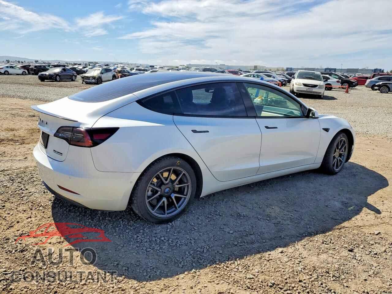 TESLA MODEL 3 2021 - 5YJ3E1EBXMF003834