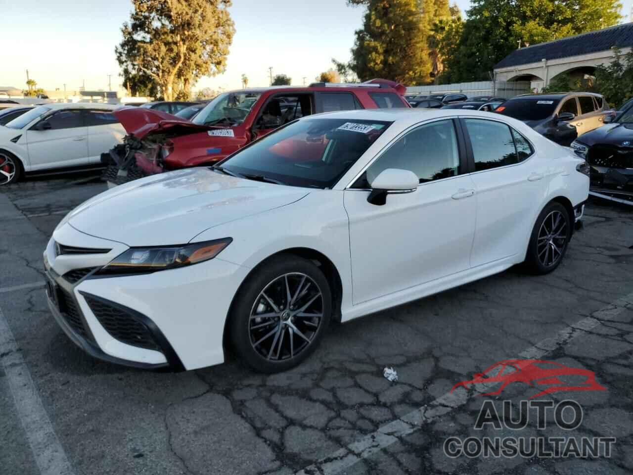 TOYOTA CAMRY 2023 - 4T1G11AK6PU747215