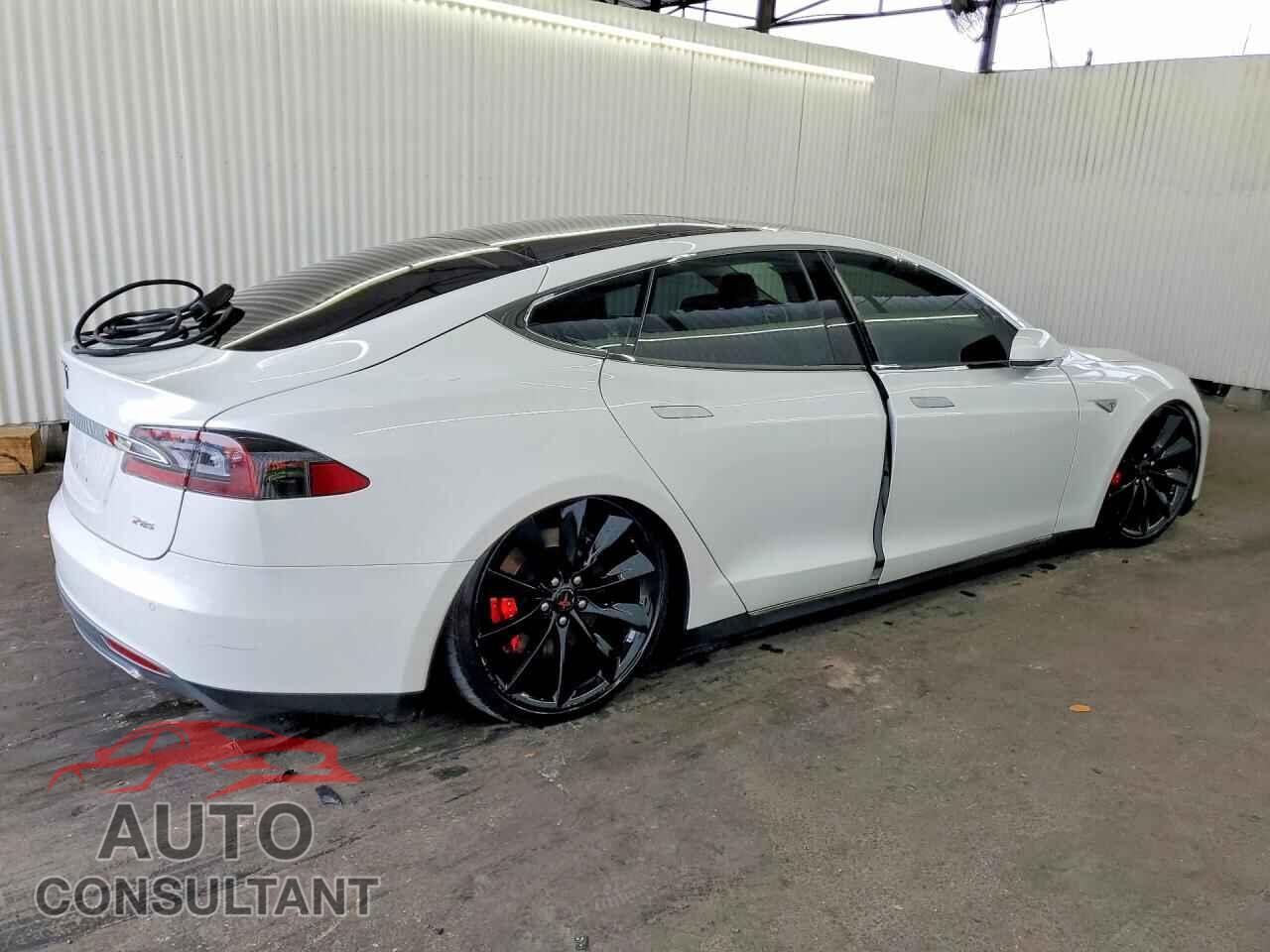 TESLA MODEL S 2014 - 5YJSA1H17EFP22566