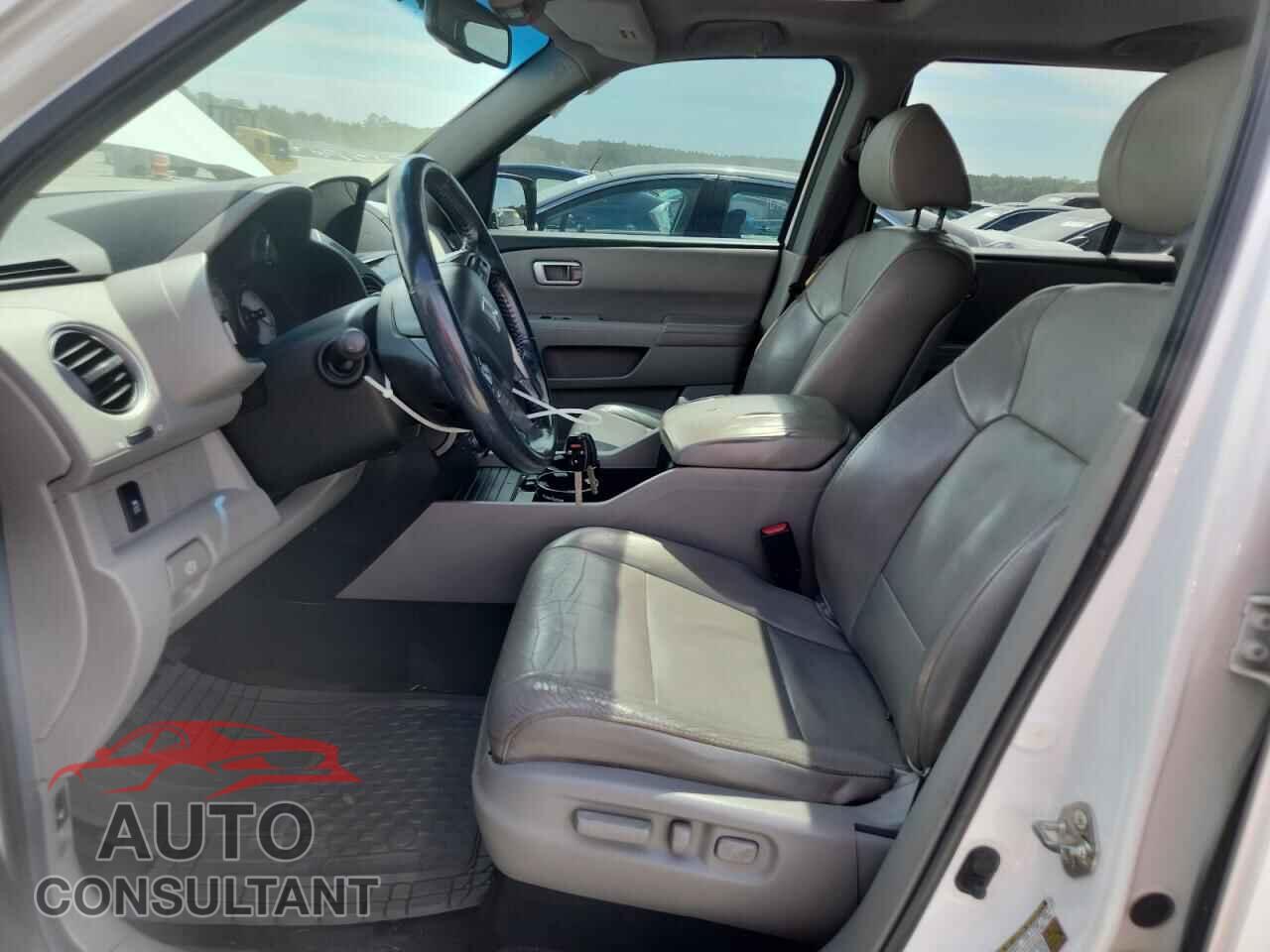 HONDA PILOT 2012 - 5FNYF3H74CB005180