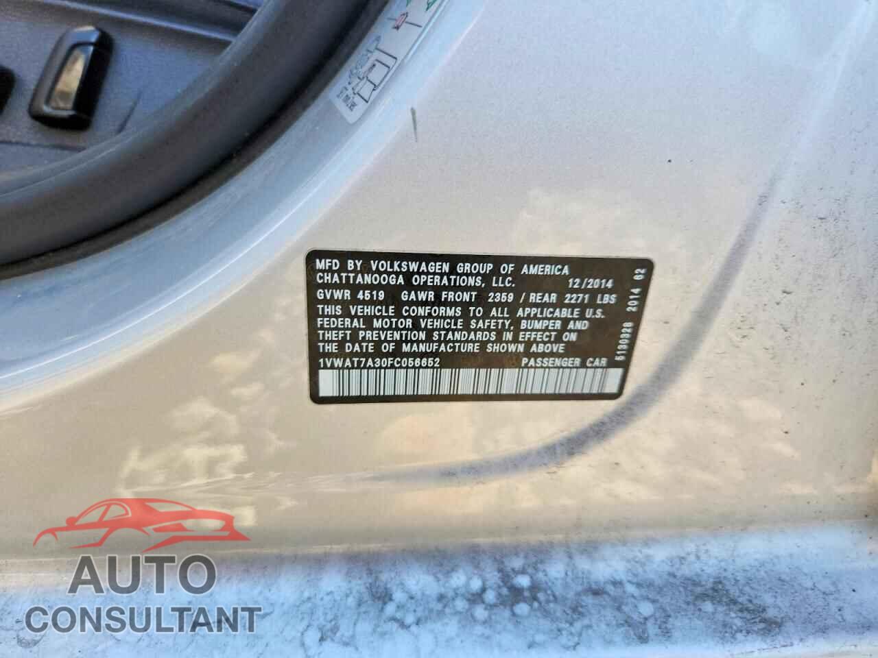 VOLKSWAGEN PASSAT 2015 - 1VWAT7A30FC056652
