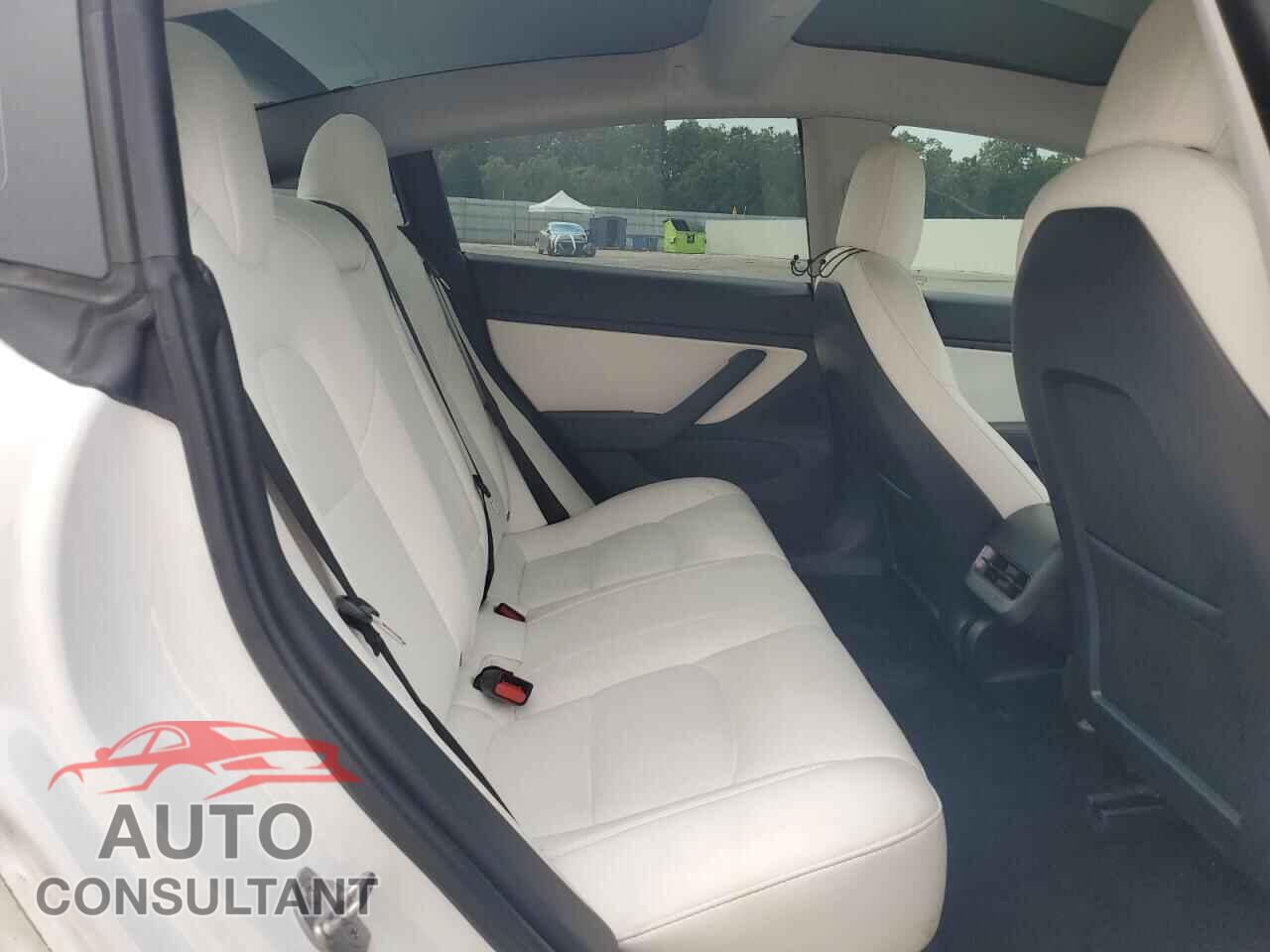 TESLA MODEL 3 2021 - 5YJ3E1EA5MF870033