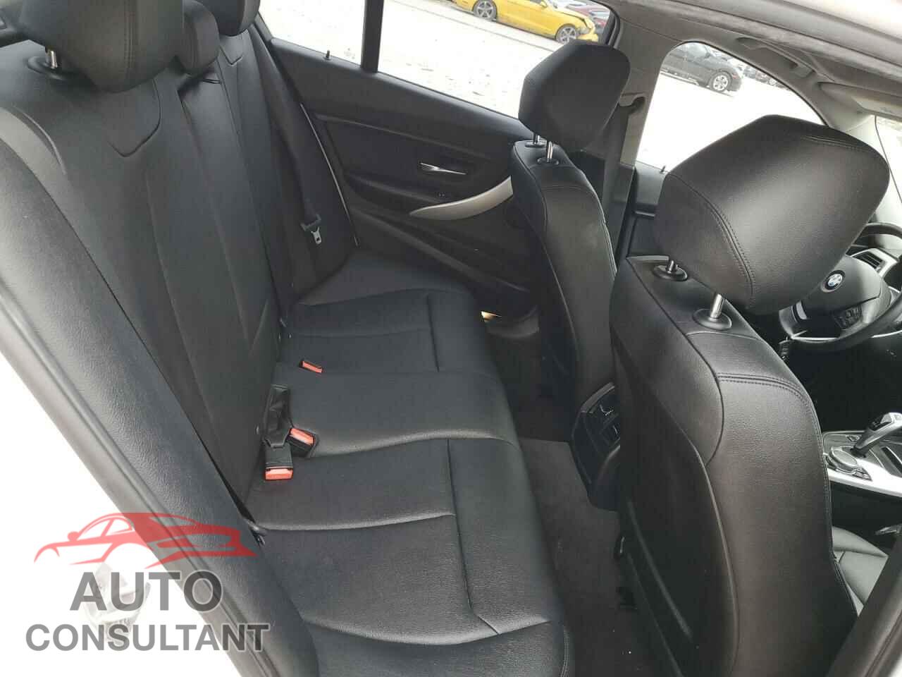 BMW 3 SERIES 2016 - WBA8E5G55GNU20964