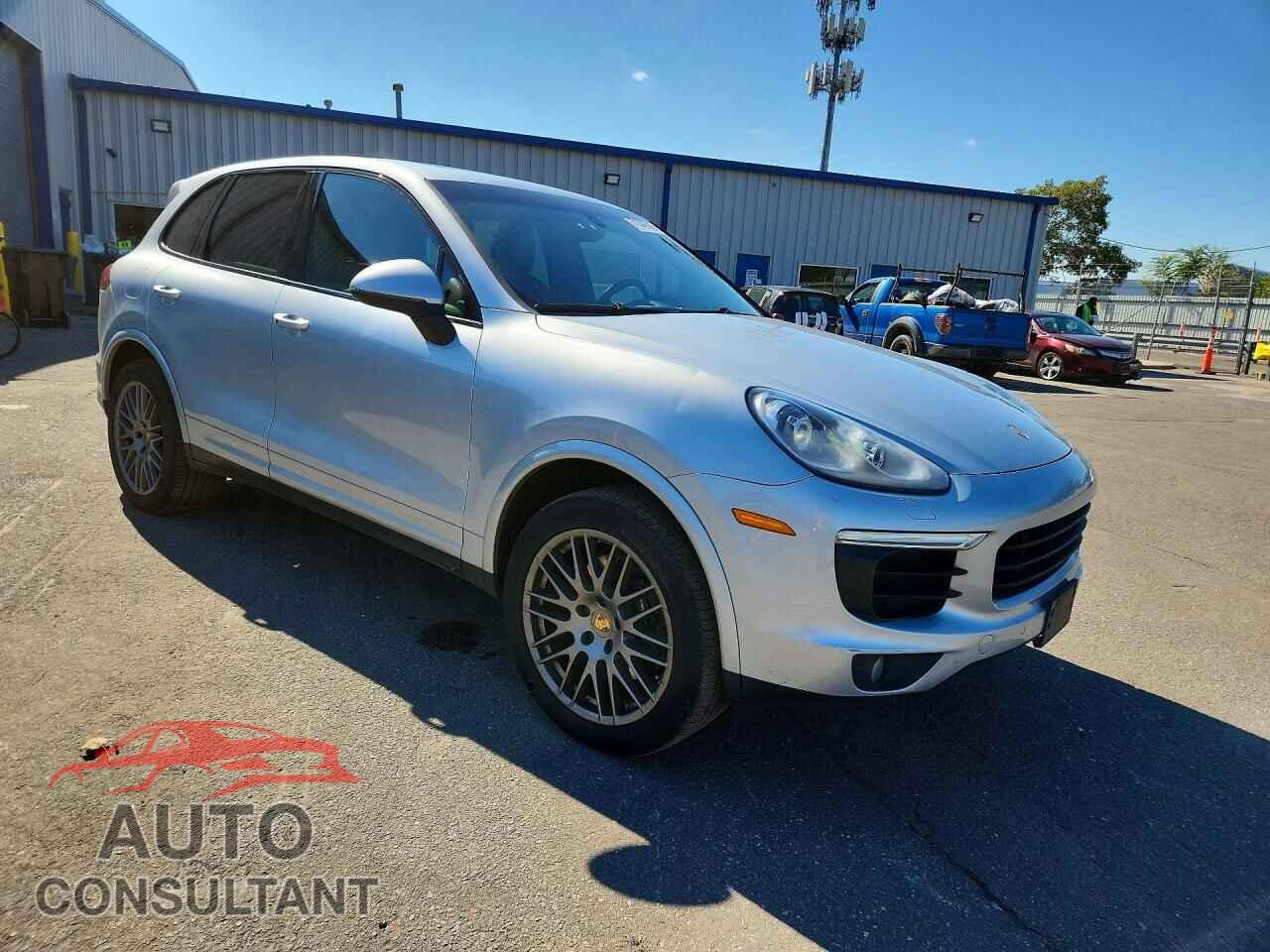 PORSCHE CAYENNE 2018 - WP1AA2A25JKA06295