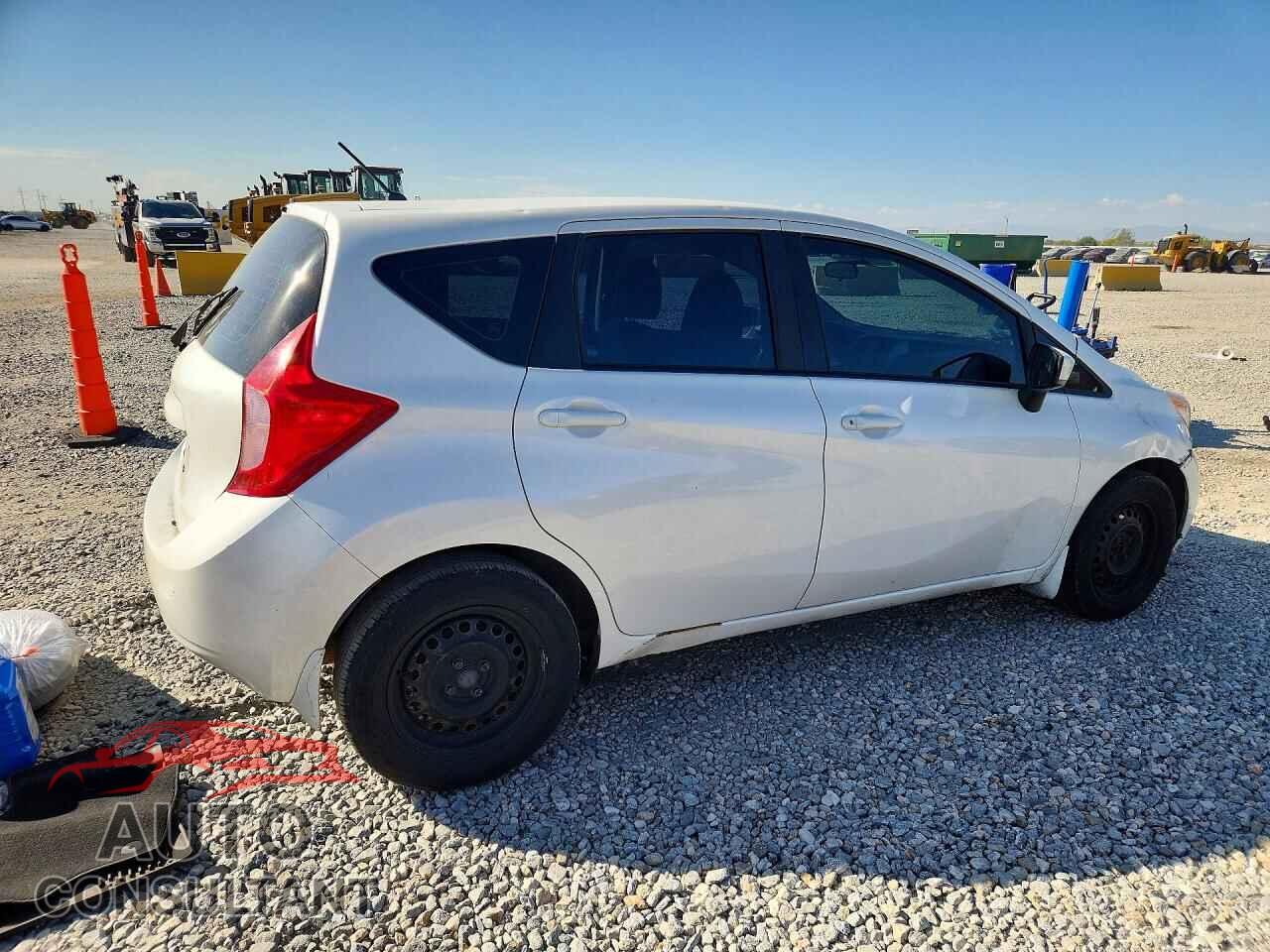 NISSAN VERSA 2015 - 3N1CE2CP1FL371041