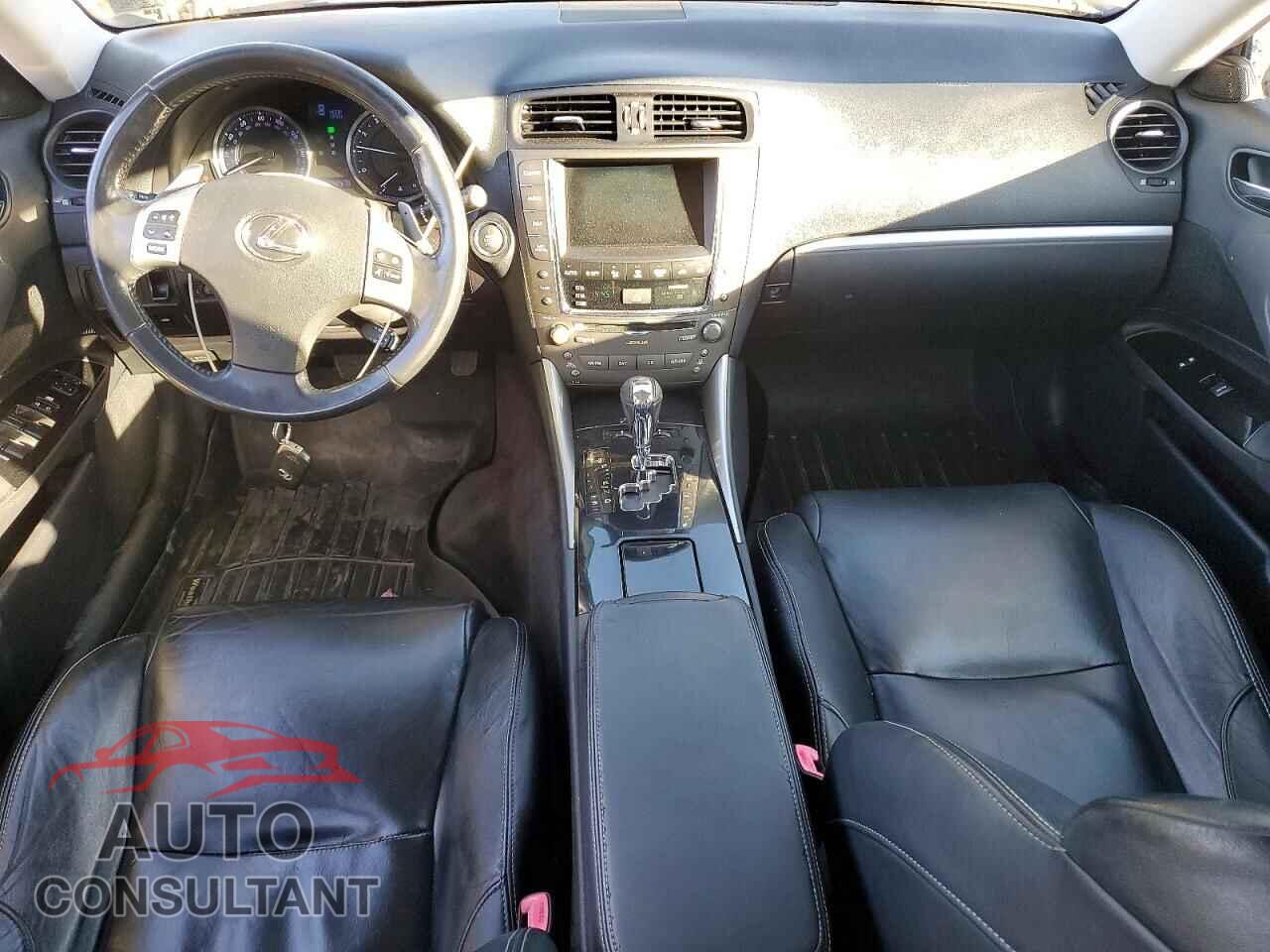 LEXUS IS 2011 - JTHCF5C24B5048126