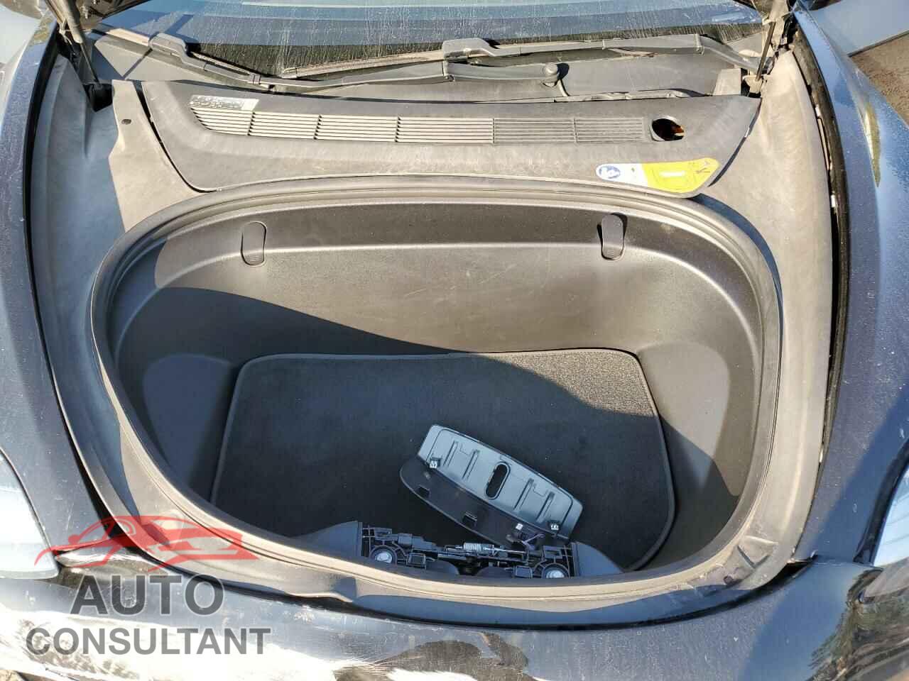 TESLA MODEL 3 2018 - 5YJ3E1EA9JF027836