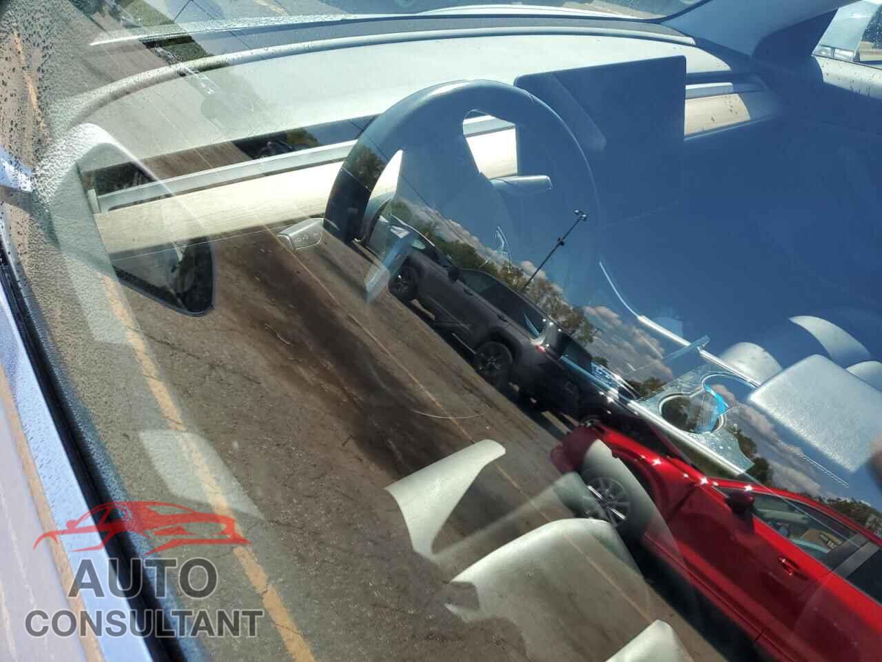 TESLA MODEL 3 2017 - 5YJ3E1EA1HF000821