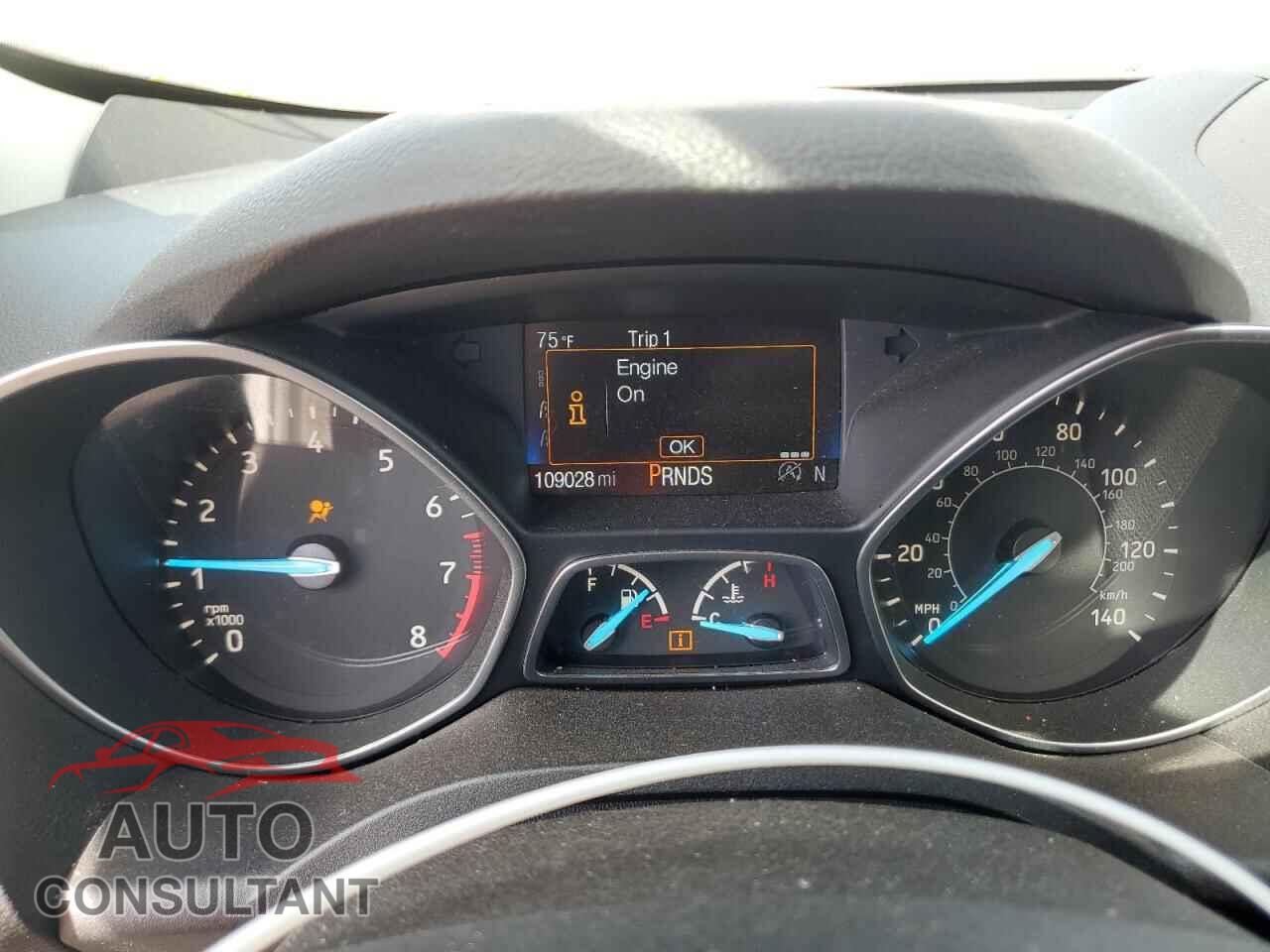FORD ESCAPE 2017 - 1FMCU9JD0HUF03163