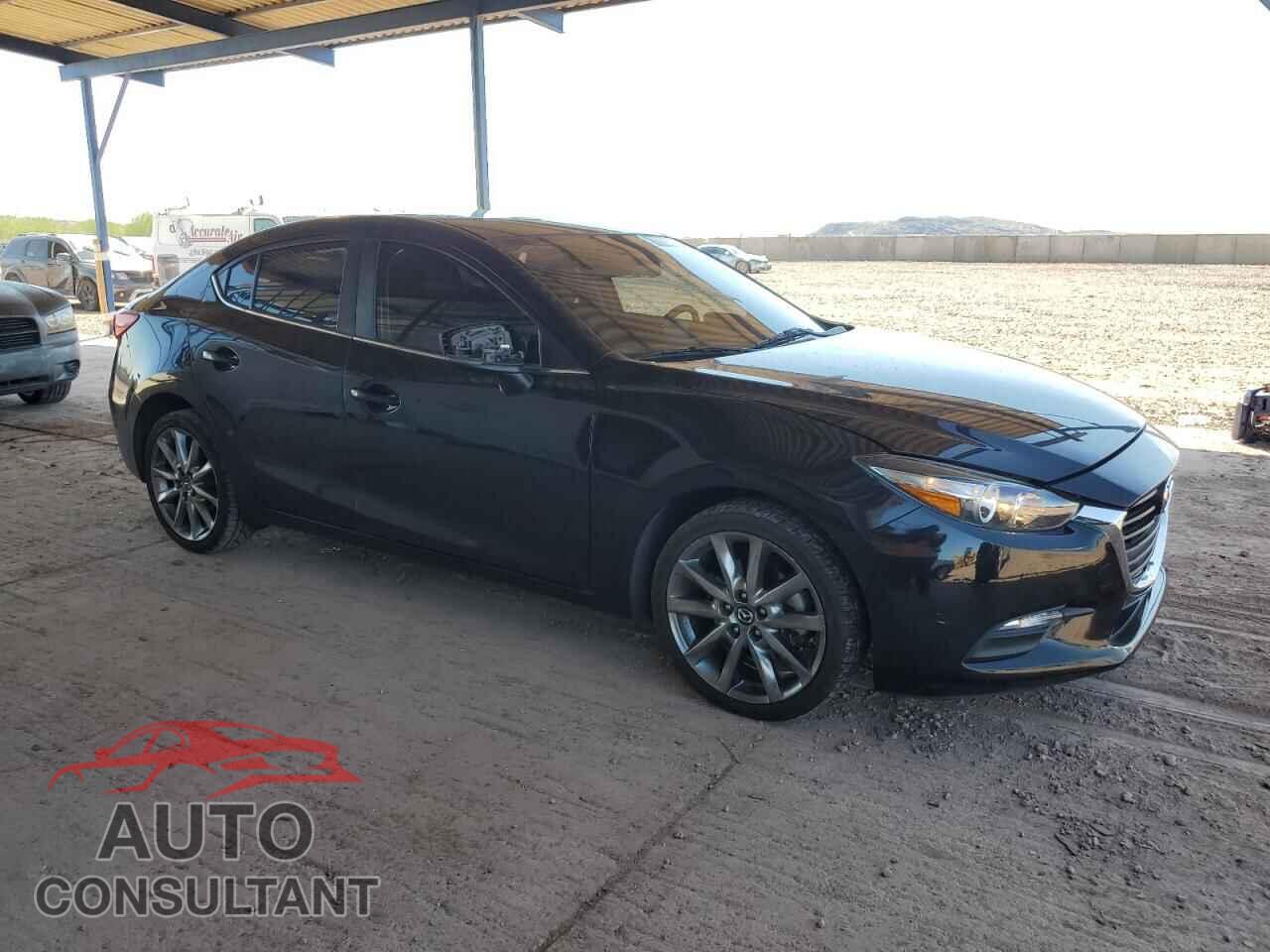 MAZDA 3 2018 - 3MZBN1V32JM205592