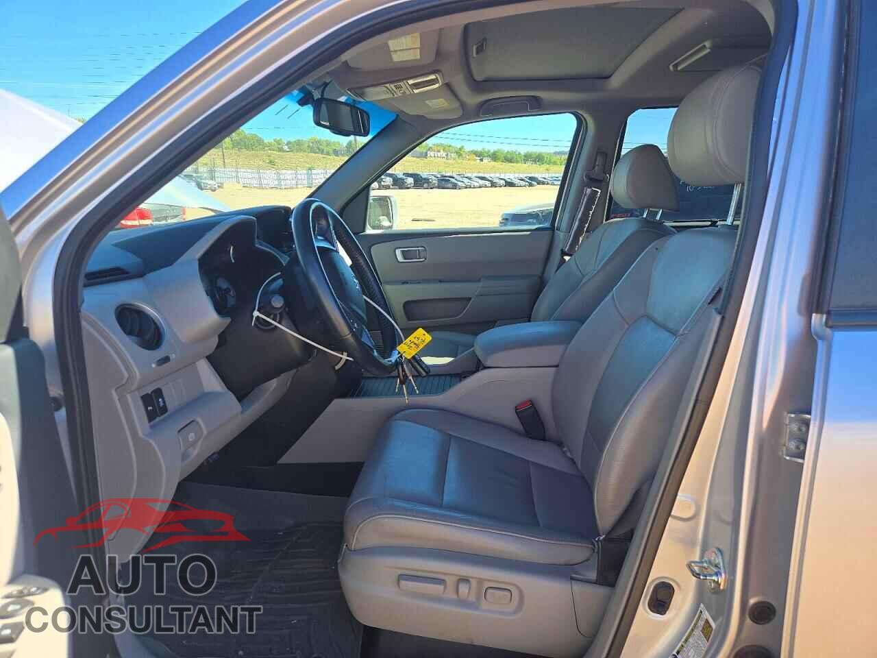 HONDA PILOT 2015 - 5FNYF4H92FB036228