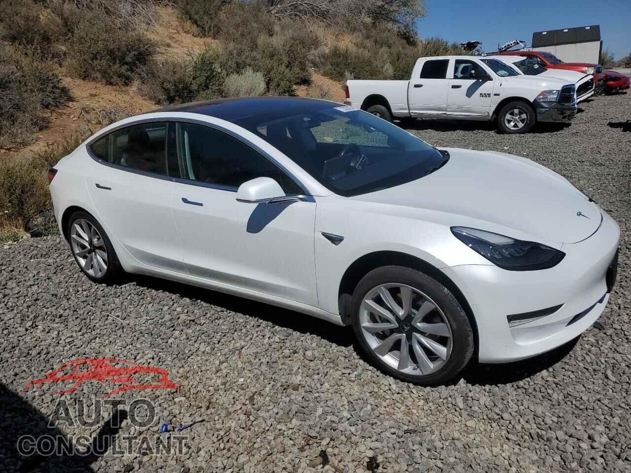 TESLA MODEL 3 2018 - 5YJ3E1EA4JF015867