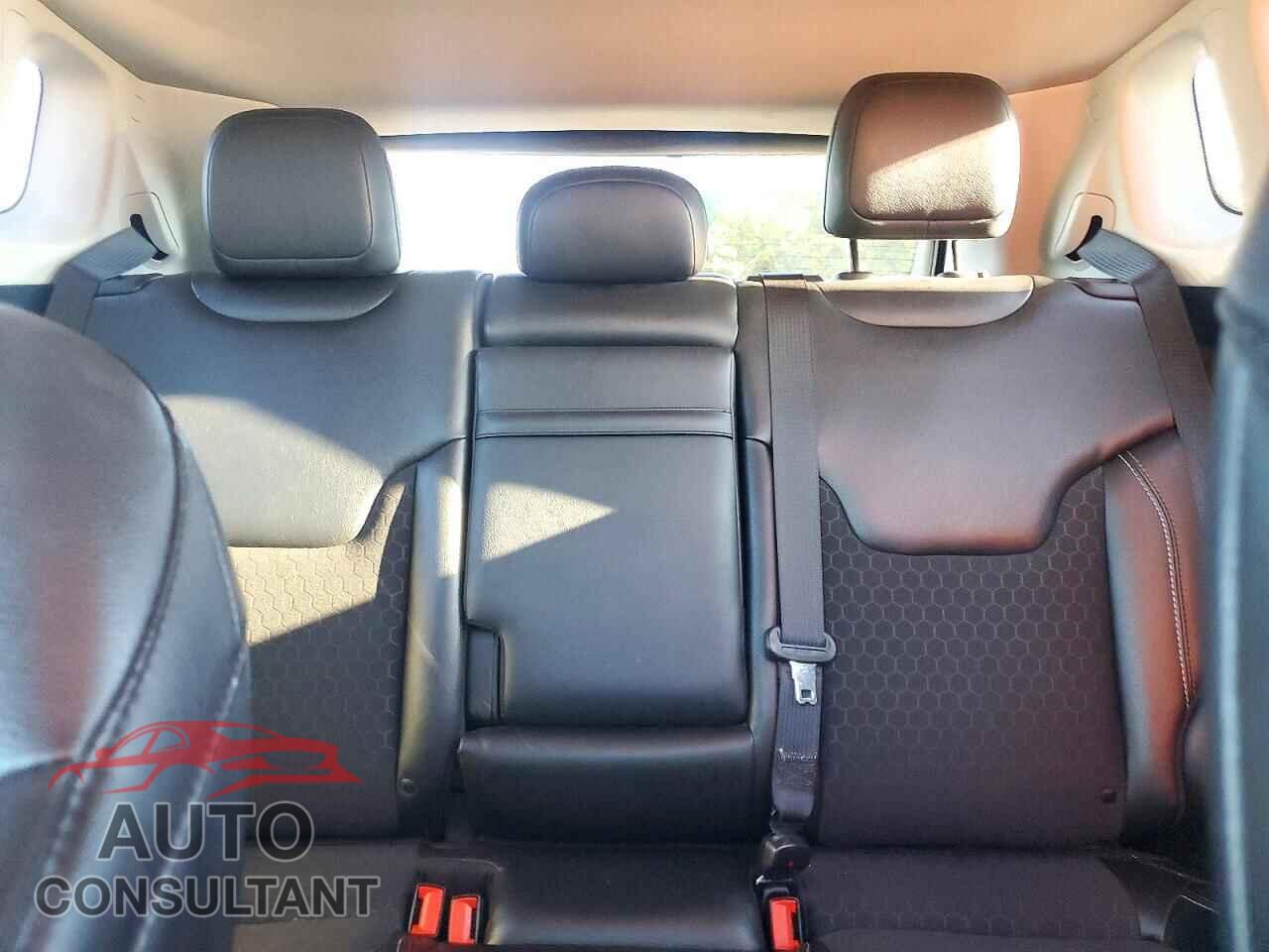 JEEP COMPASS 2019 - 3C4NJDBB7KT650331