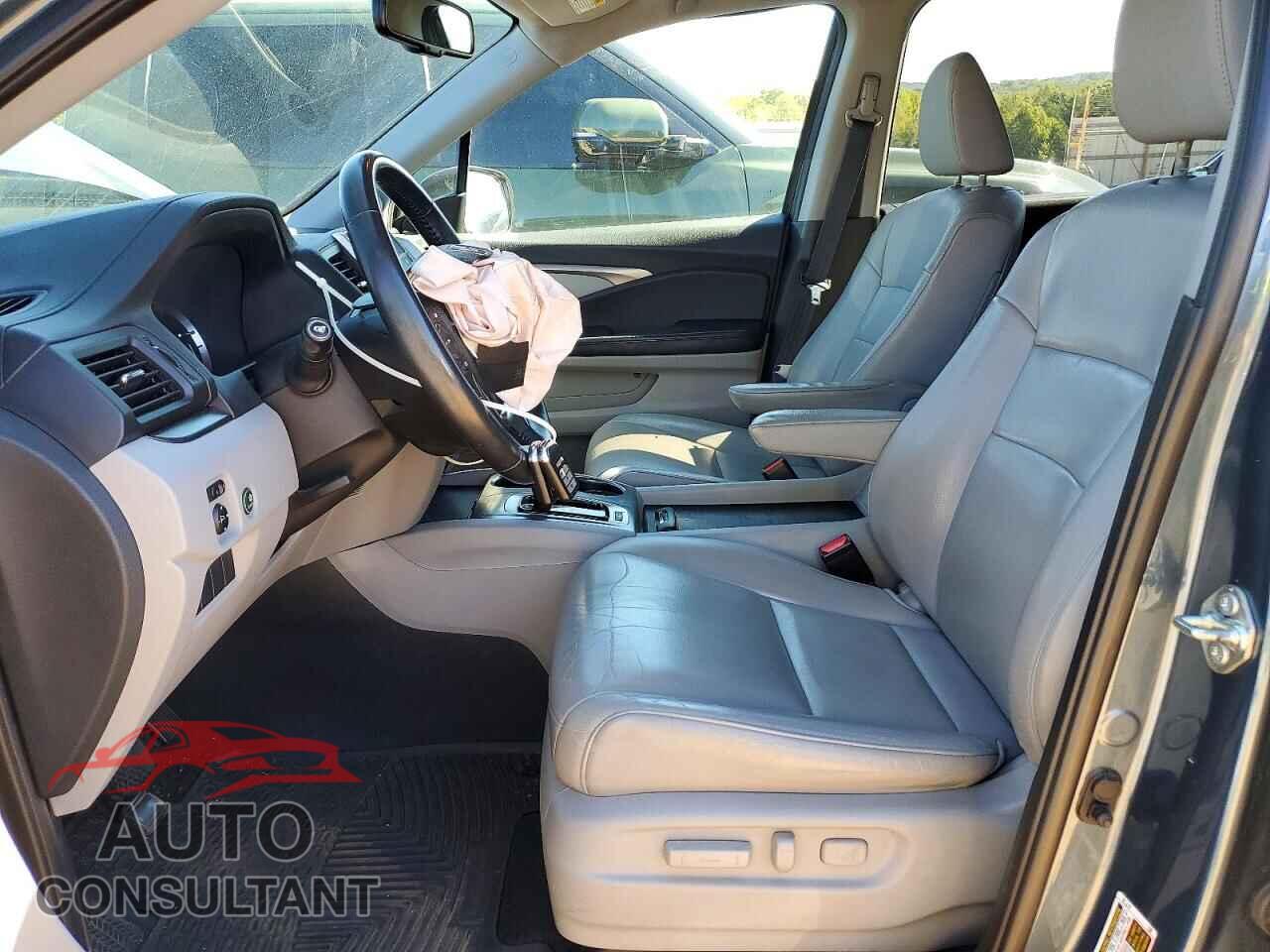 HONDA PILOT 2017 - 5FNYF6H56HB087744