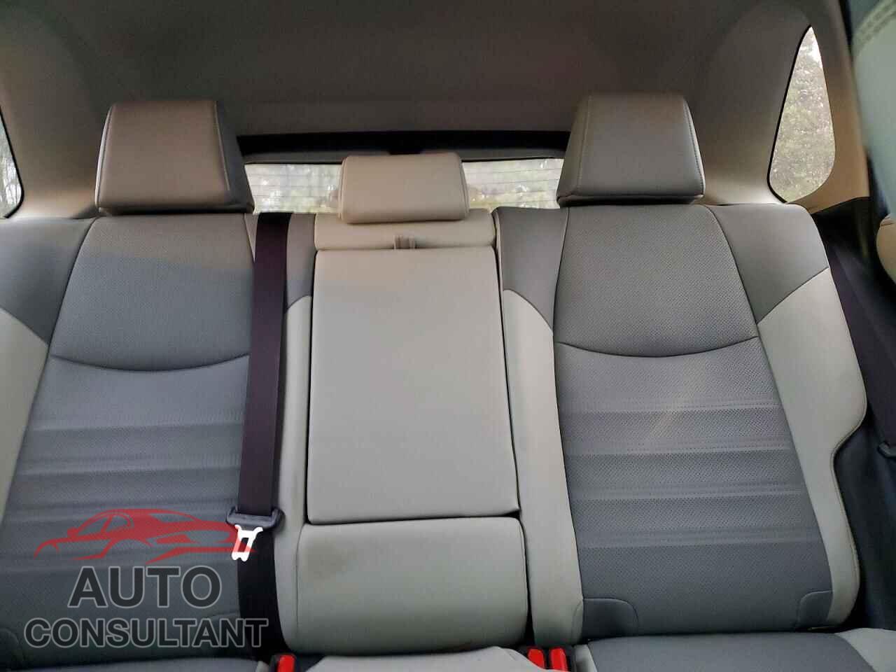 TOYOTA RAV4 2024 - JTMD6RFV3RD123210