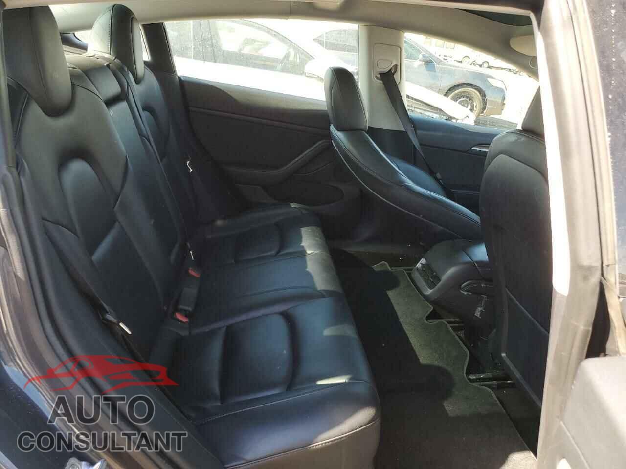 TESLA MODEL 3 2022 - 5YJ3E1EA4NF142706