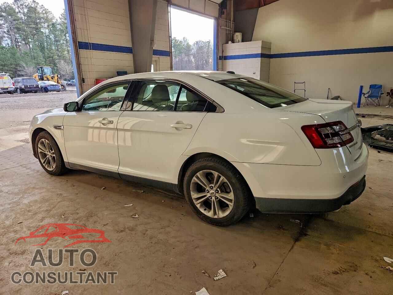 FORD TAURUS 2015 - 1FAHP2E82FG181309