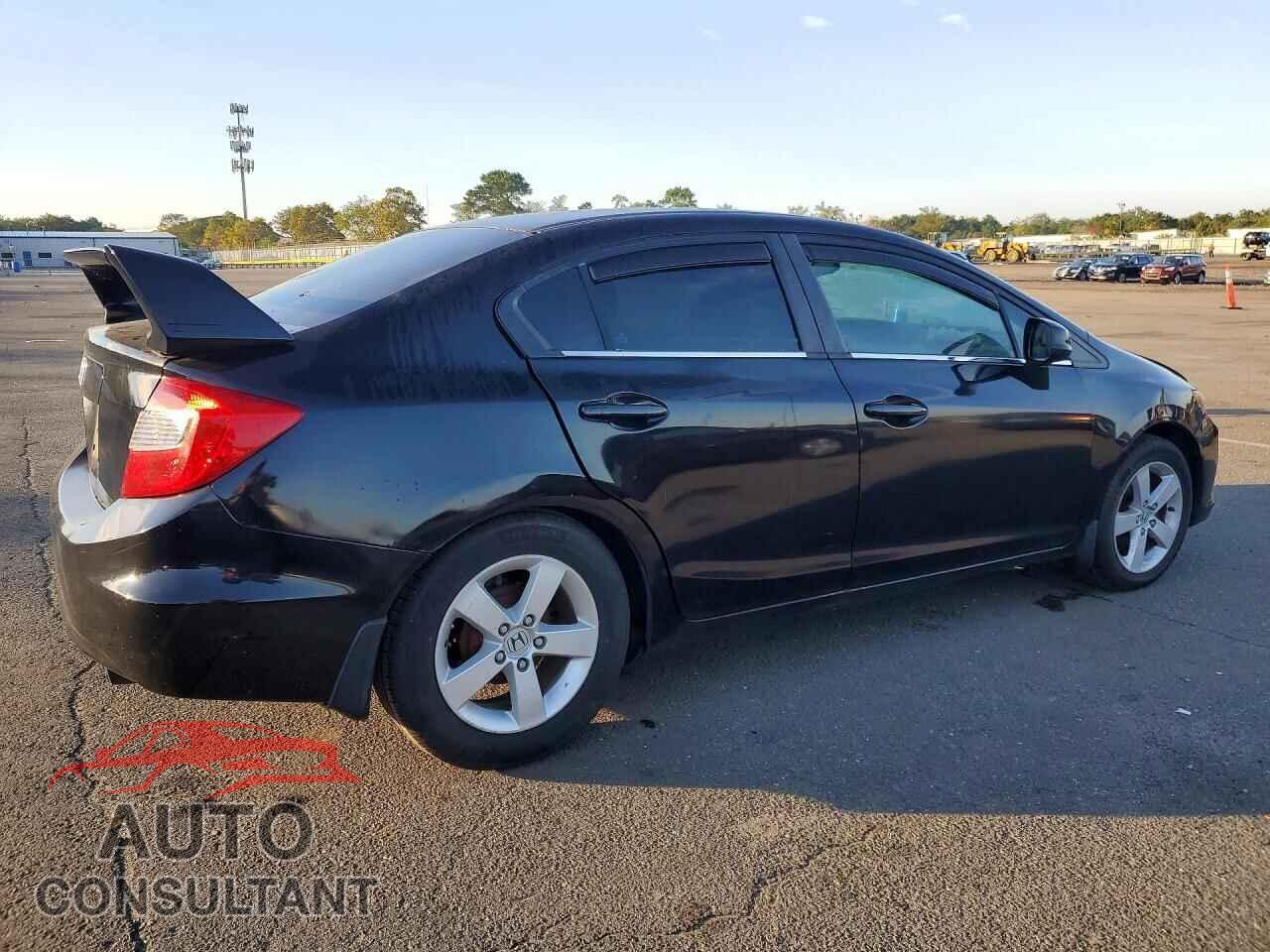 HONDA CIVIC 2012 - 2HGFB2F57CH560196