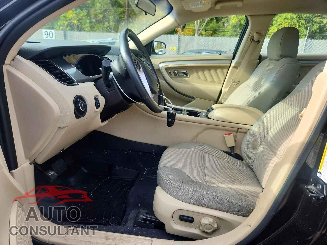 FORD TAURUS 2019 - 1FAHP2E89KG110859