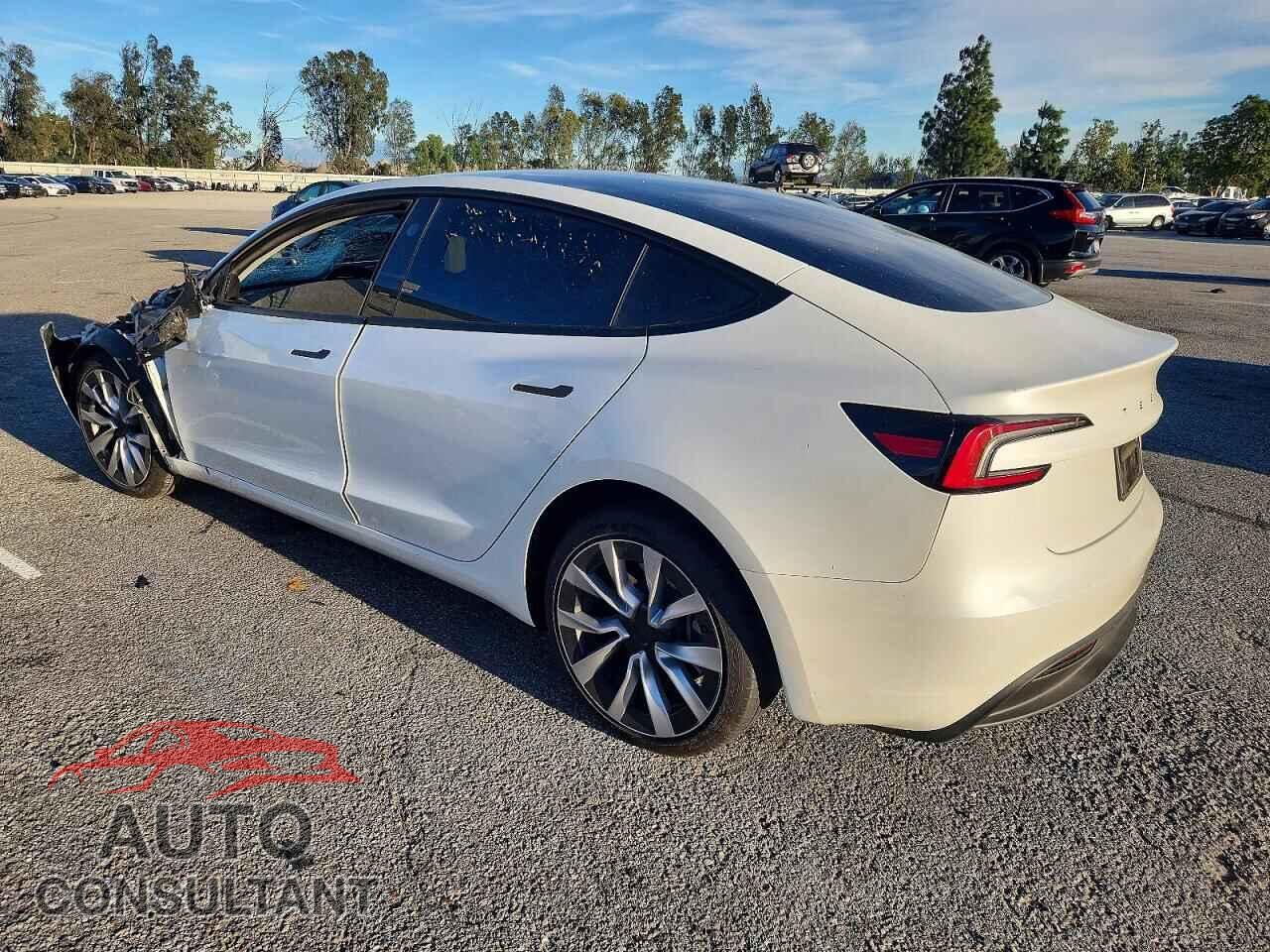 TESLA MODEL 3 2024 - 5YJ3E1EA8RF847529