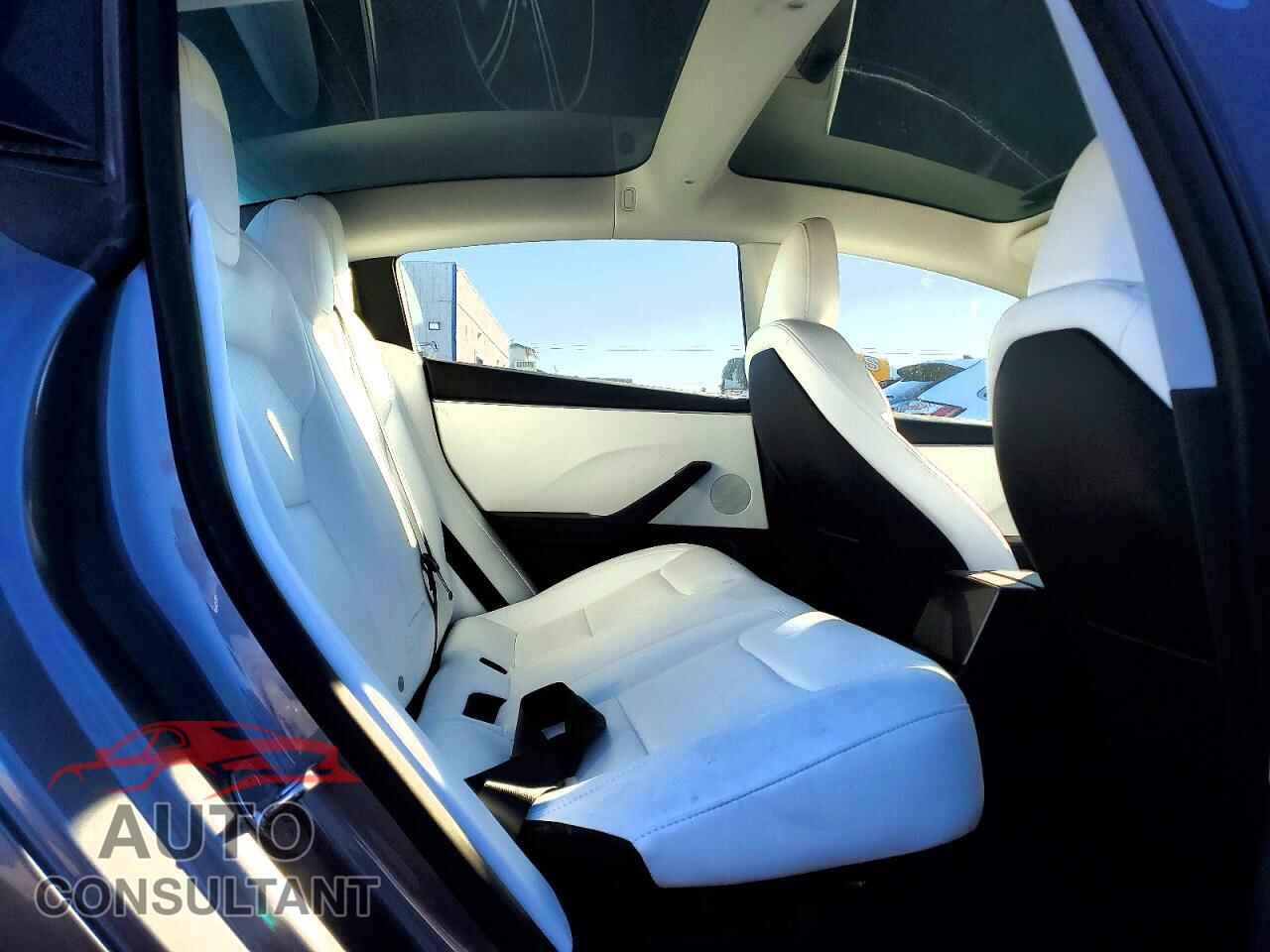 TESLA MODEL 3 2024 - 5YJ3E1EA3RF856672
