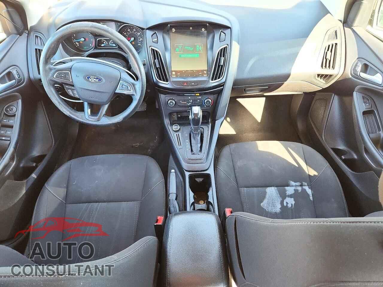 FORD FOCUS 2015 - 1FADP3F23FL216512