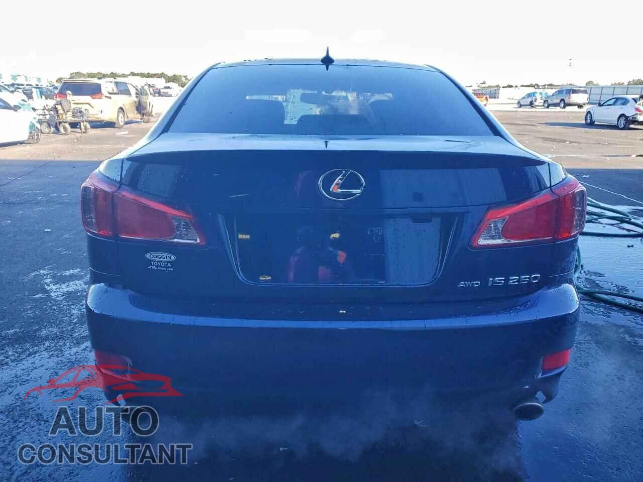LEXUS IS 2012 - JTHCF5C27C5055735