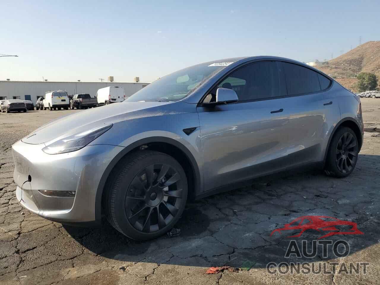 TESLA MODEL Y 2024 - 7SAYGDEE0RA299109
