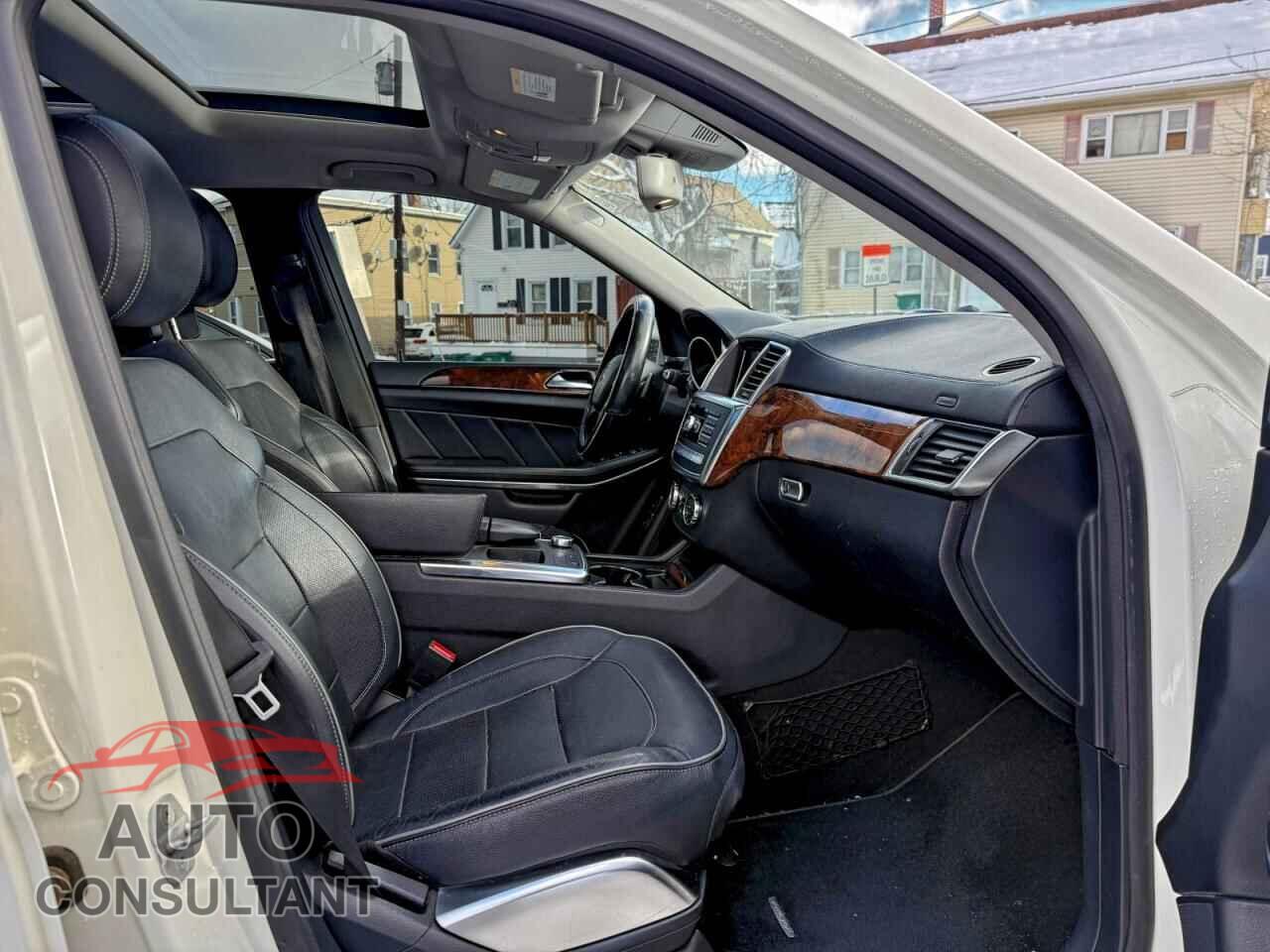 MERCEDES-BENZ GL-CLASS 2013 - 4JGDF7DE3DA207332