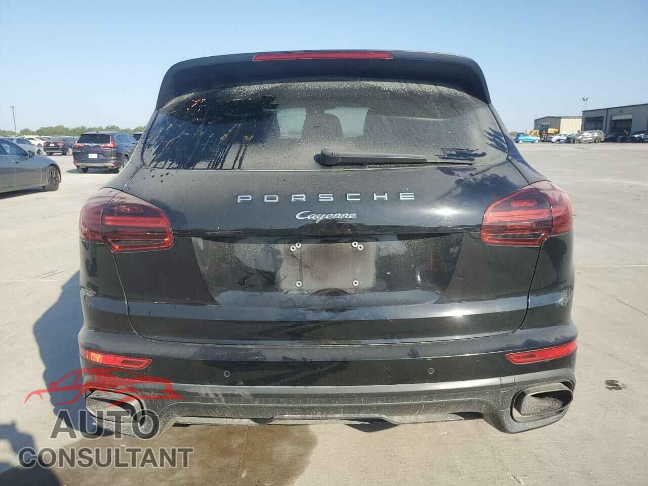 PORSCHE CAYENNE 2018 - WP1AA2A21JKA05774