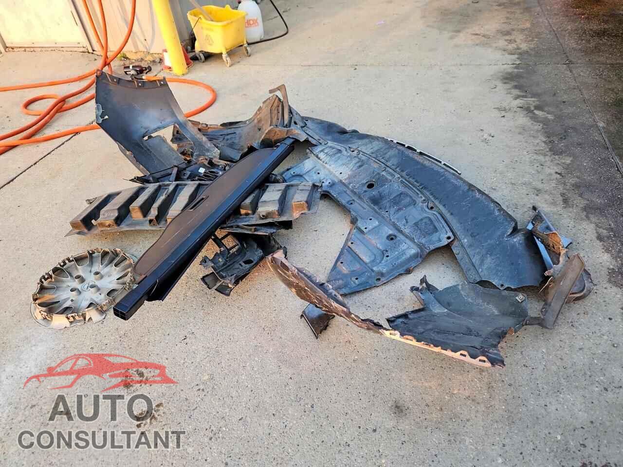 NISSAN ROGUE 2017 - 5N1AT2MT3HC870357