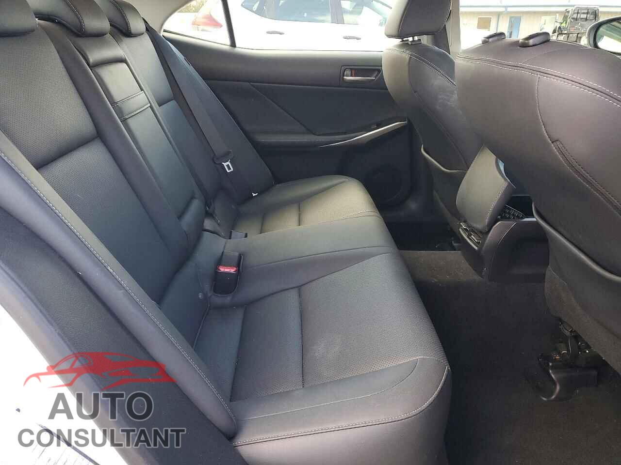LEXUS IS 2017 - JTHCM1D28H5016107