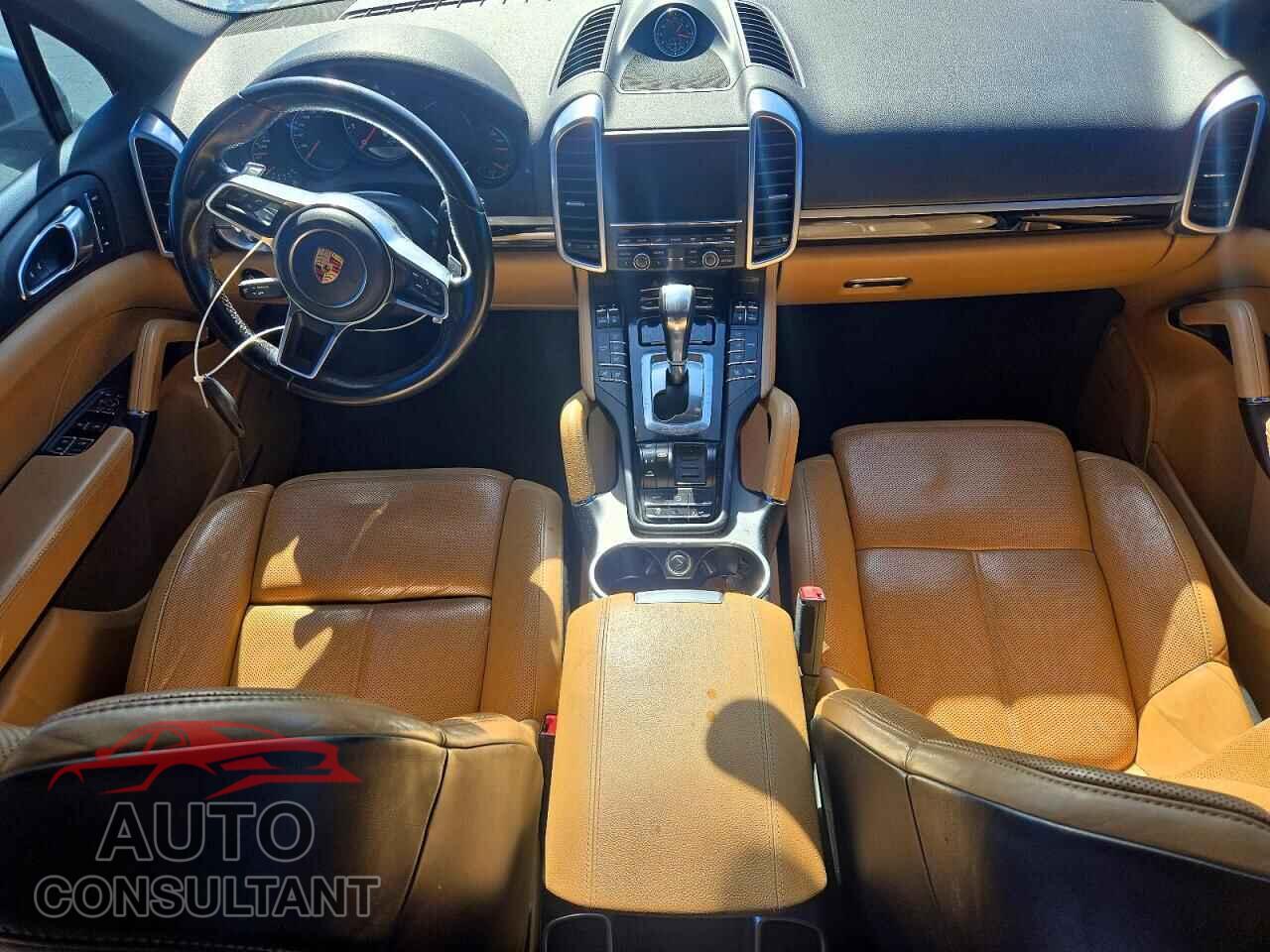 PORSCHE CAYENNE 2016 - WP1AA2A25GKA37958