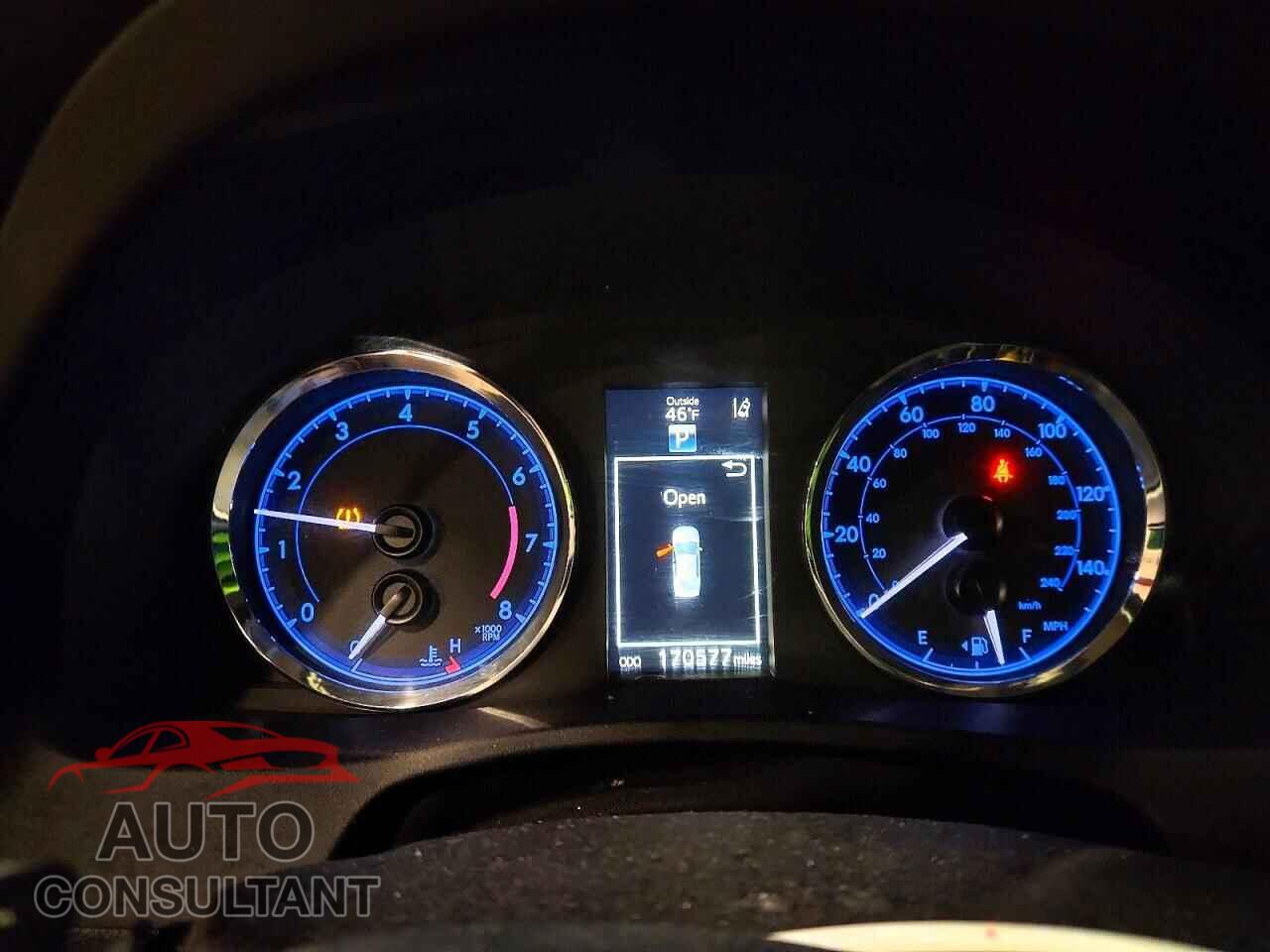 TOYOTA COROLLA 2017 - 2T1BURHE2HC770817